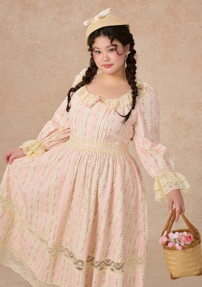 Curve&Plus Honey Flower Notes Dress Hover Image