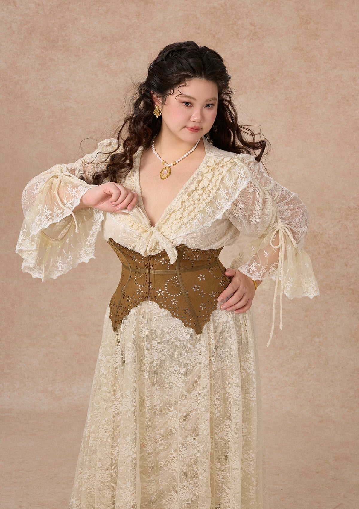Curve&Plus White Horse Princess Dress