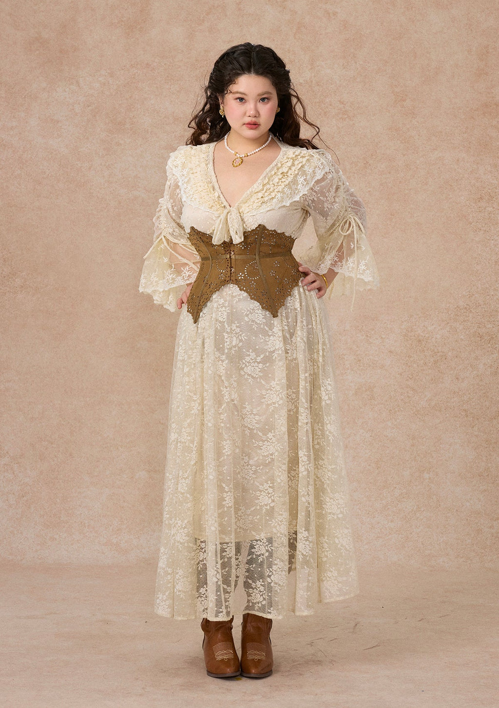 Curve&Plus White Horse Princess Dress