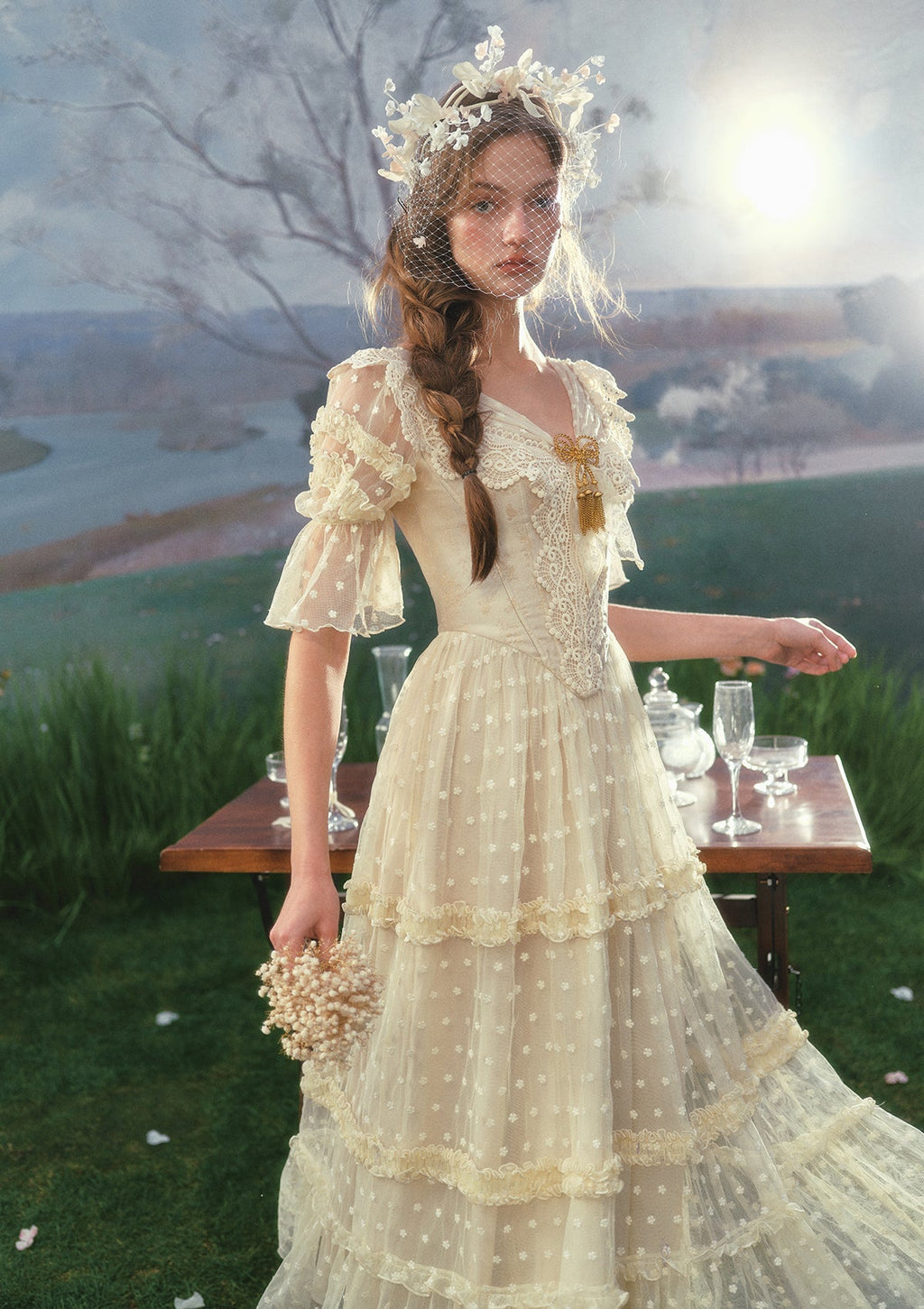 Gilded Invitation Dress（Beige）