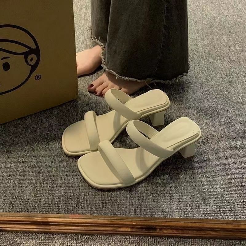 Low Heel Plain Sandals