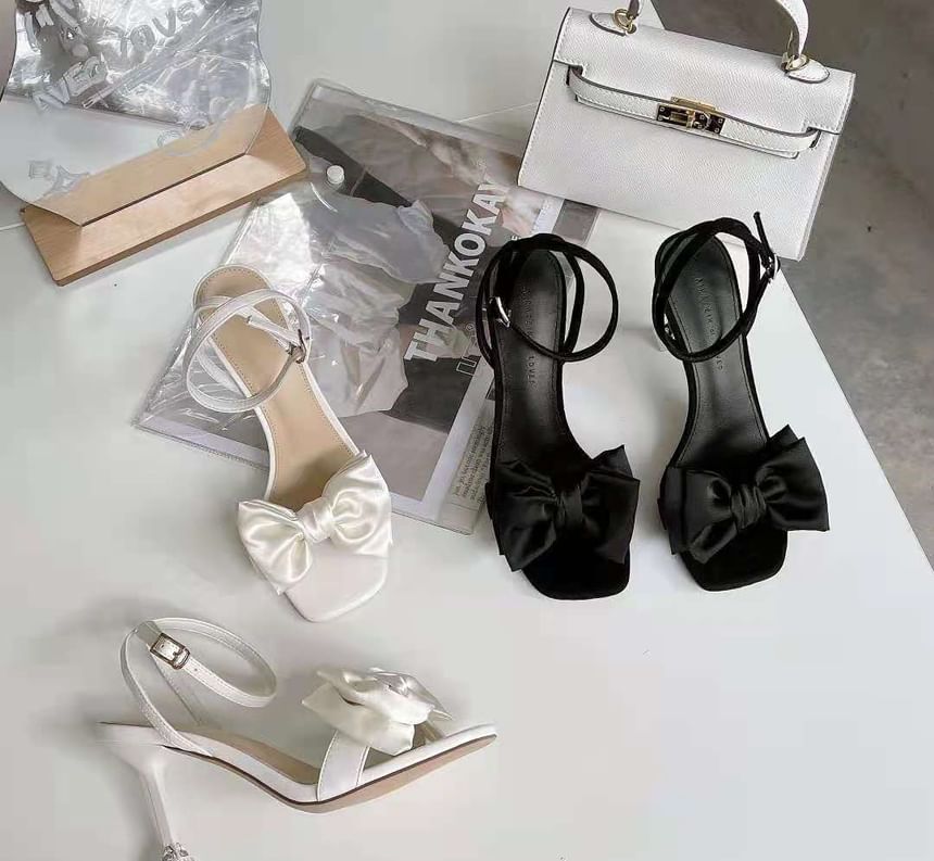 Accent Heel Bow High Sandals