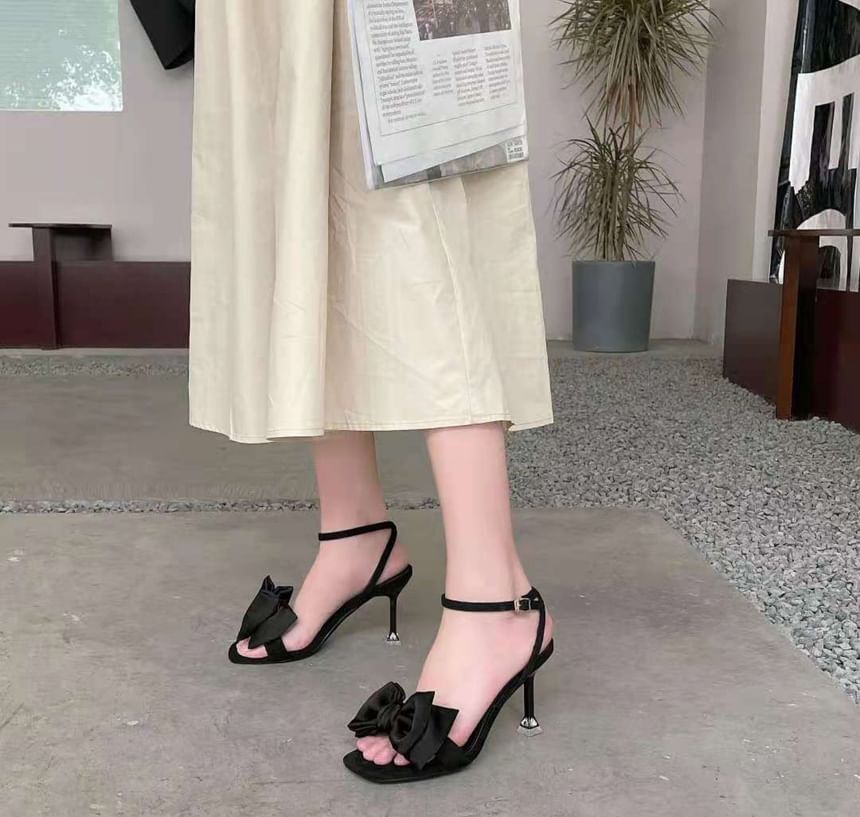 Accent Heel Bow High Sandals