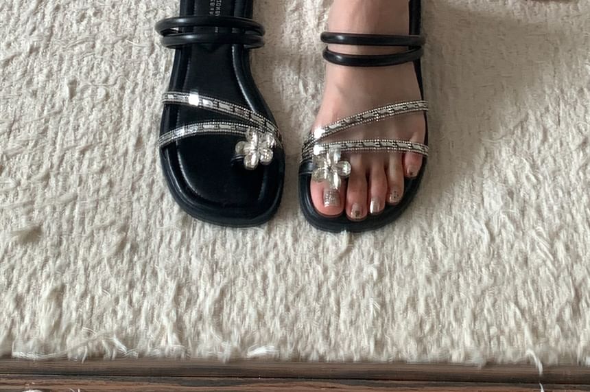 Square-Toe Toe Loop Thong Sandals