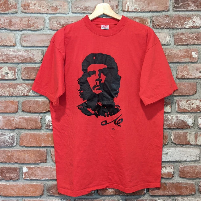 Che Guevara "Minimalist Silhouette" Graphic Tee in Red Hover Image