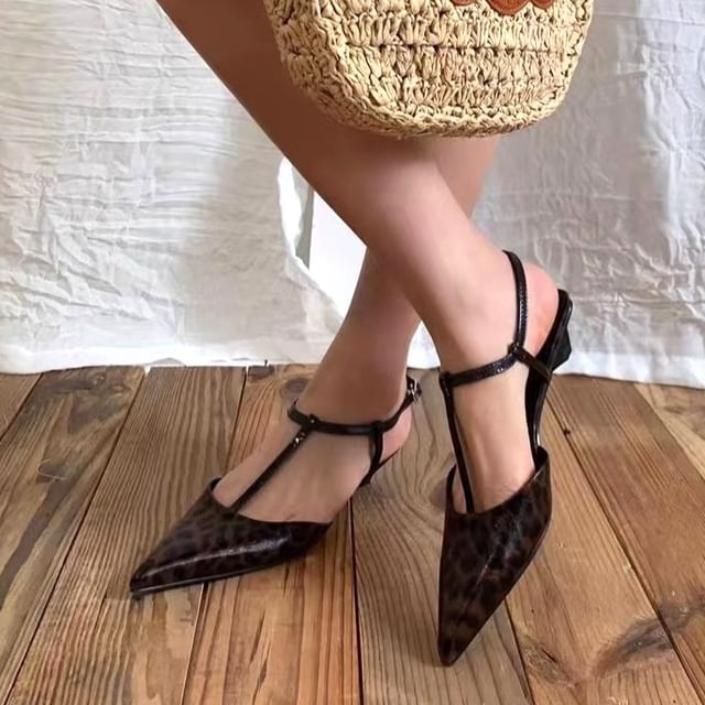 Pointed Toe Leopard Print Slingback Sandals Hover Image